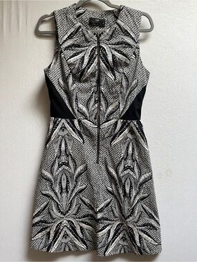 CUE Patterned Zip-Front Sleeveless Dress Size 10 Modern Workwear
